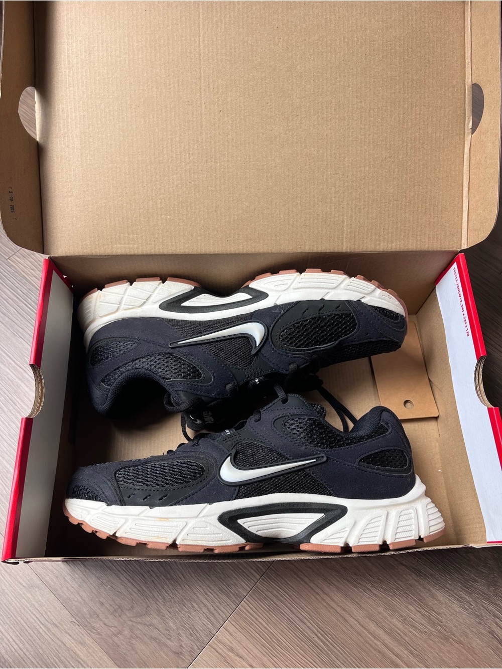 Nike V5 RNR - Picture 5 of 5